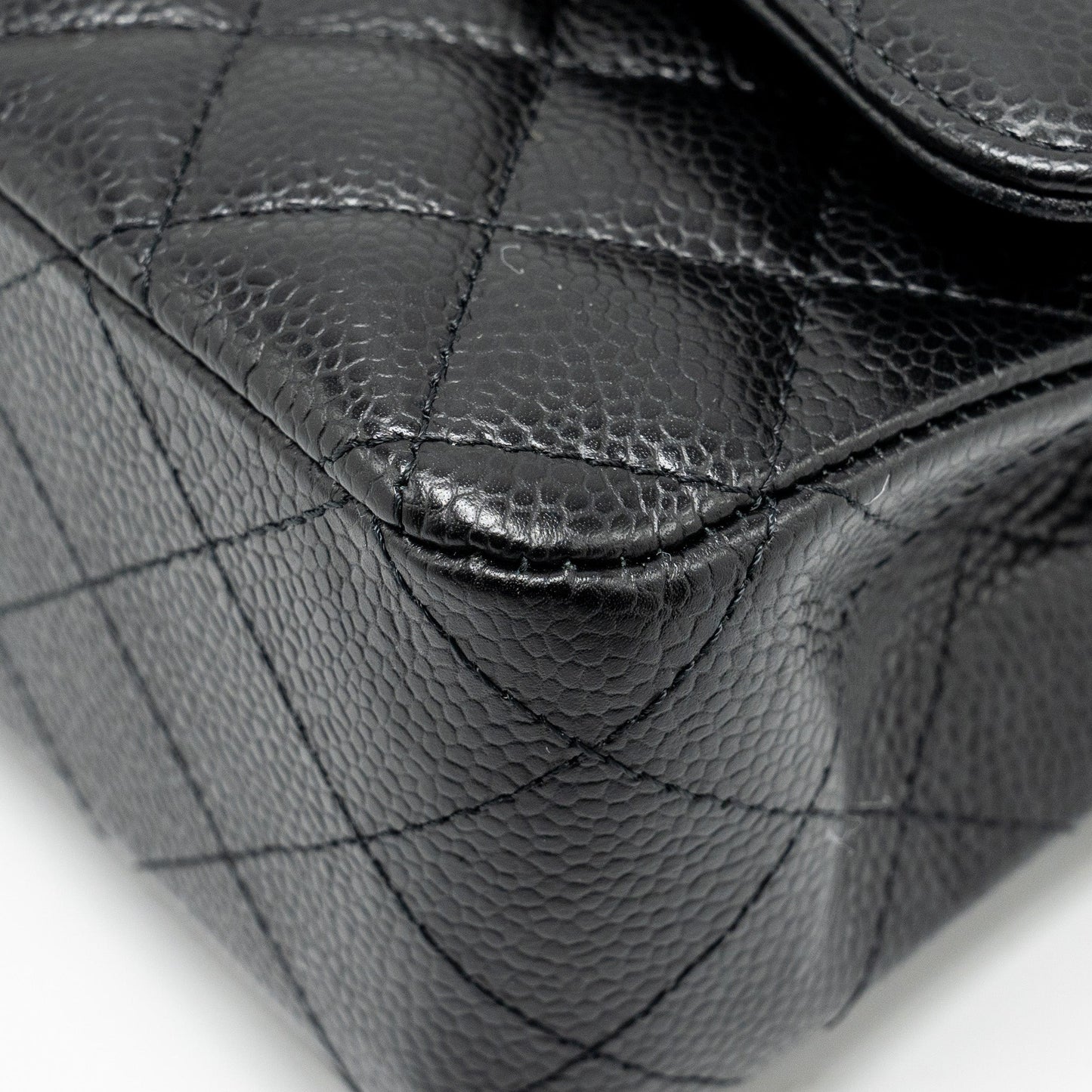 Chanel medium classic double flap bag Caviar black  (microchip)