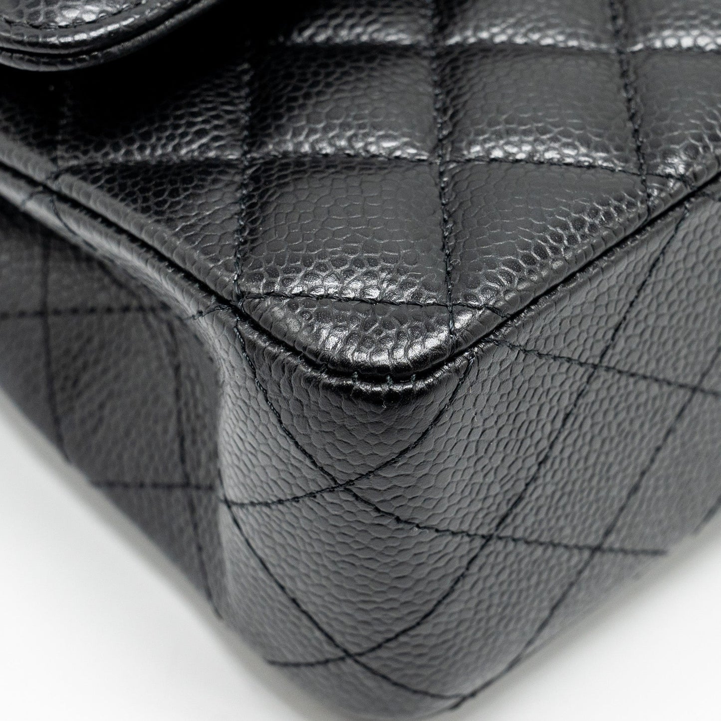 Chanel medium classic double flap bag Caviar black  (microchip)
