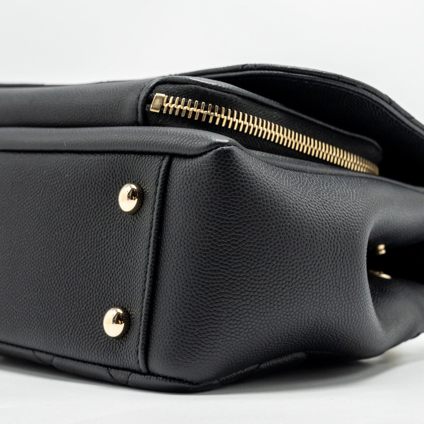 Chanel Medium Business Affinity Caviar black L