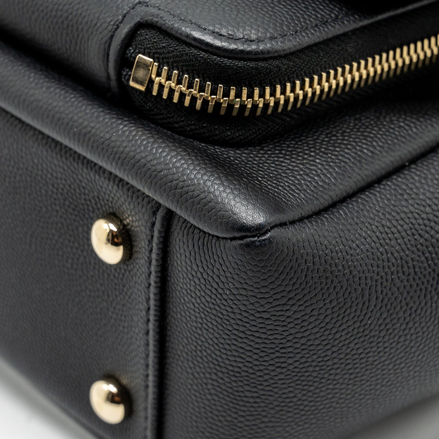 Chanel Medium Business Affinity Caviar black L