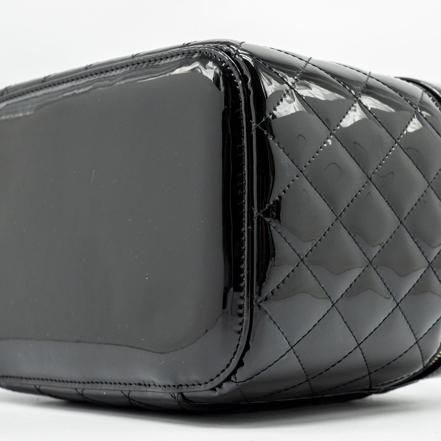 Chanel top handle vanity case patent black L