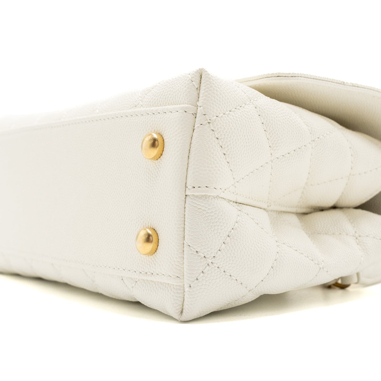 Chanel 23P detailed top handle Small coco handle caviar white  (microchip )