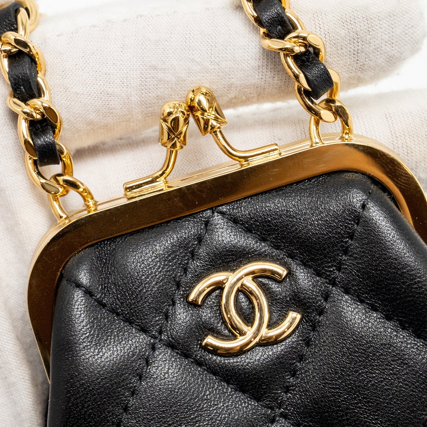 Chanel 23p Mini Coin Purse with Chain Calfskin Black L(microchip)