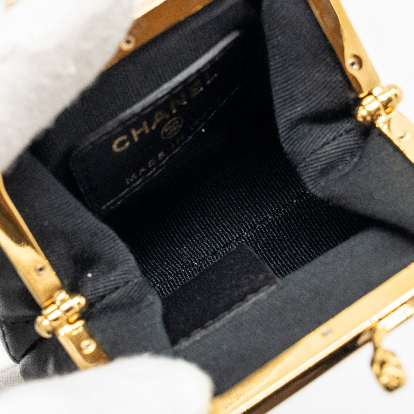 Chanel 23p Mini Coin Purse with Chain Calfskin Black L(microchip)