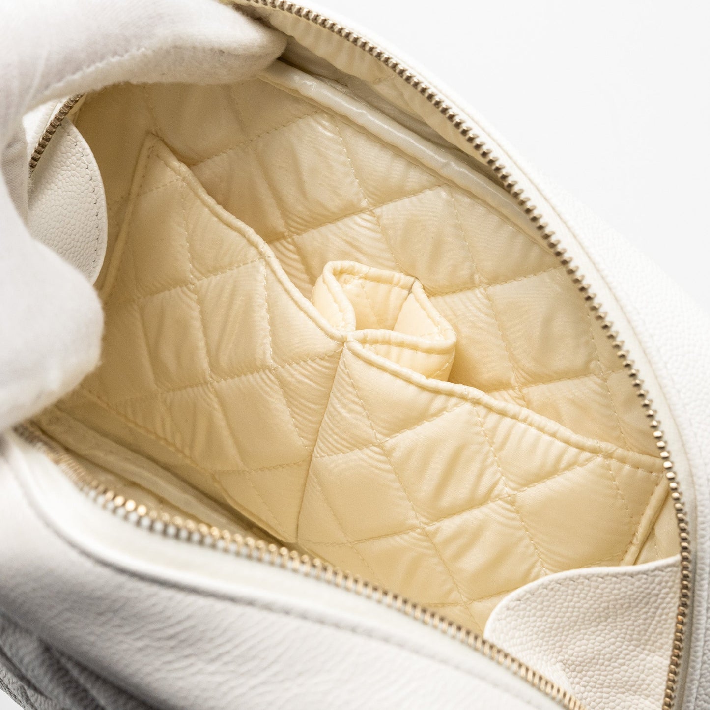 Chanel timeless classic pouch grained calfskin white L (microchip)