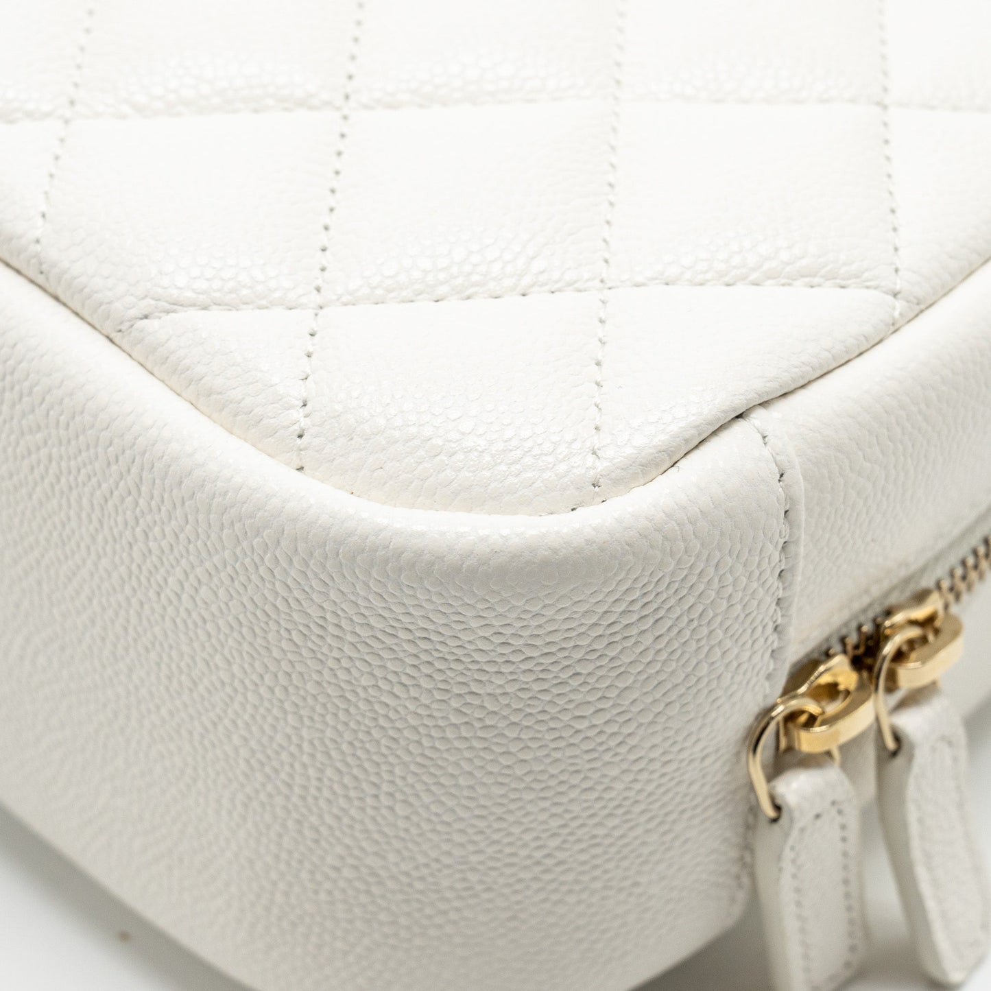 Chanel timeless classic pouch grained calfskin white L (microchip)