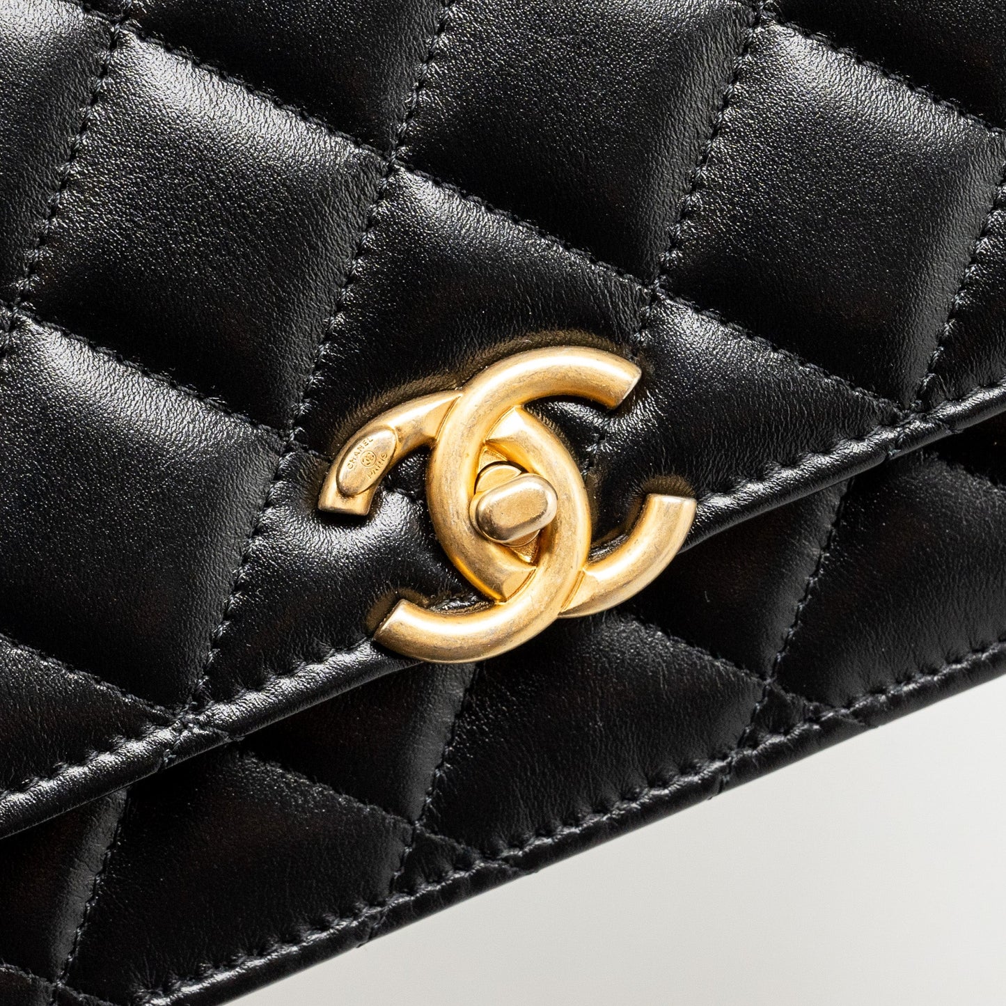 Chanel 24c Gold Crush Wallet On Chain Calfskin Black (microchip)