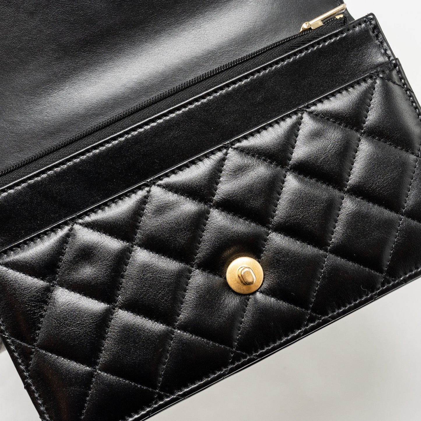 Chanel 24c Gold Crush Wallet On Chain Calfskin Black (microchip)