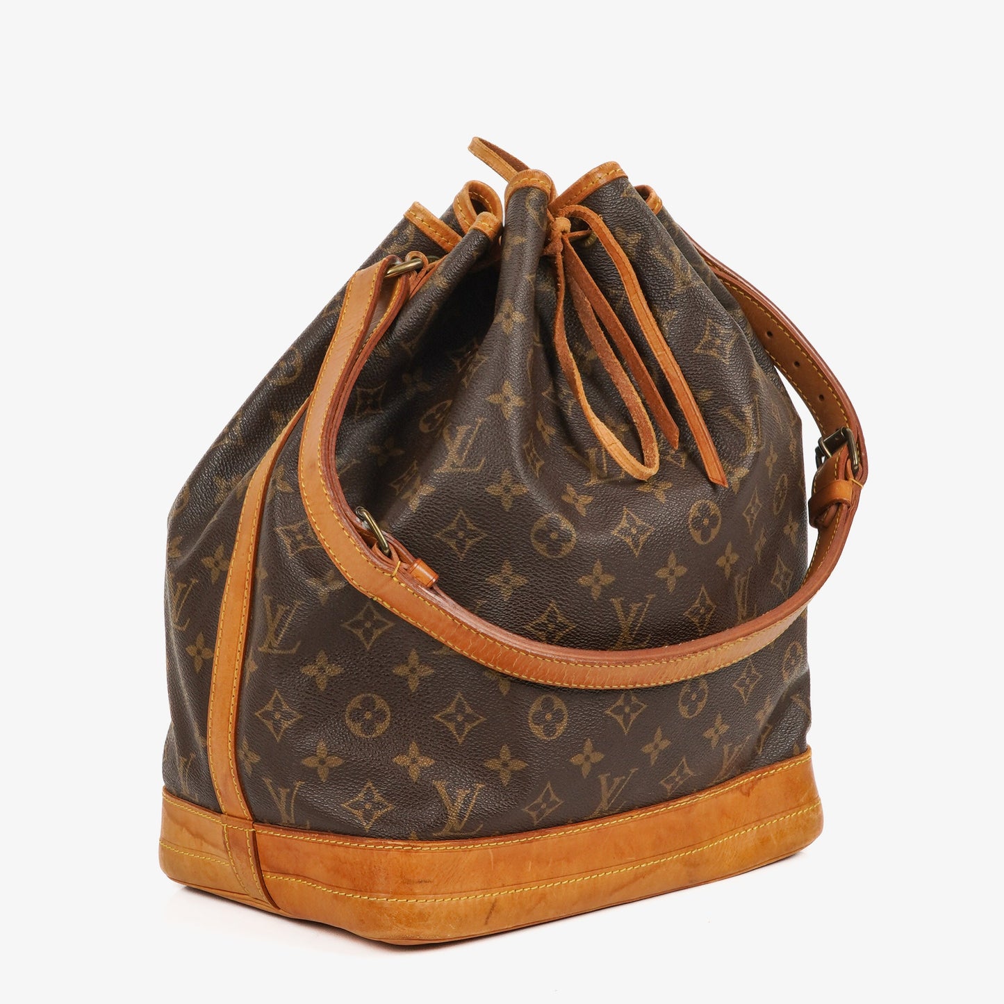 Louis Vuitton Noe Grande GM Monogram Canvas Shoulder Bag