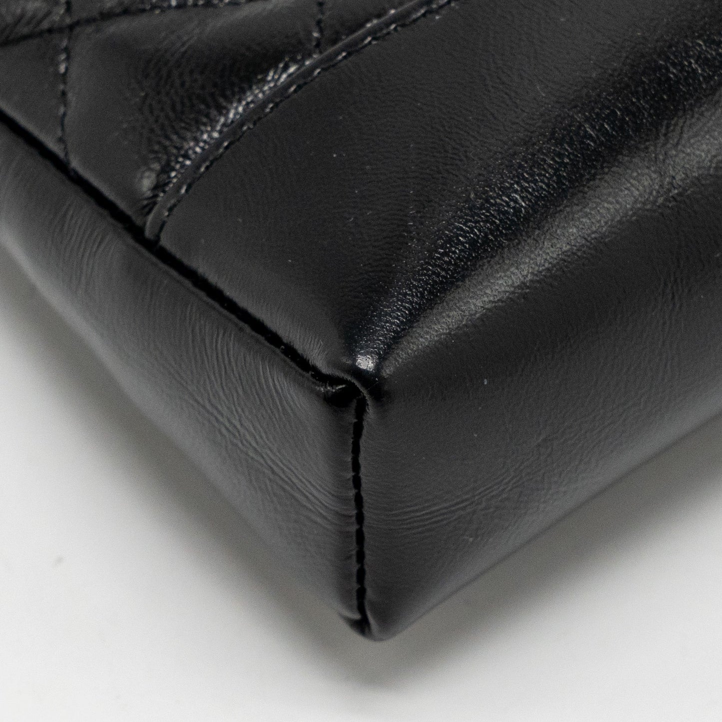 Chanel Mini 31 Clutch with Chain shiny lambskin black L (microchip)