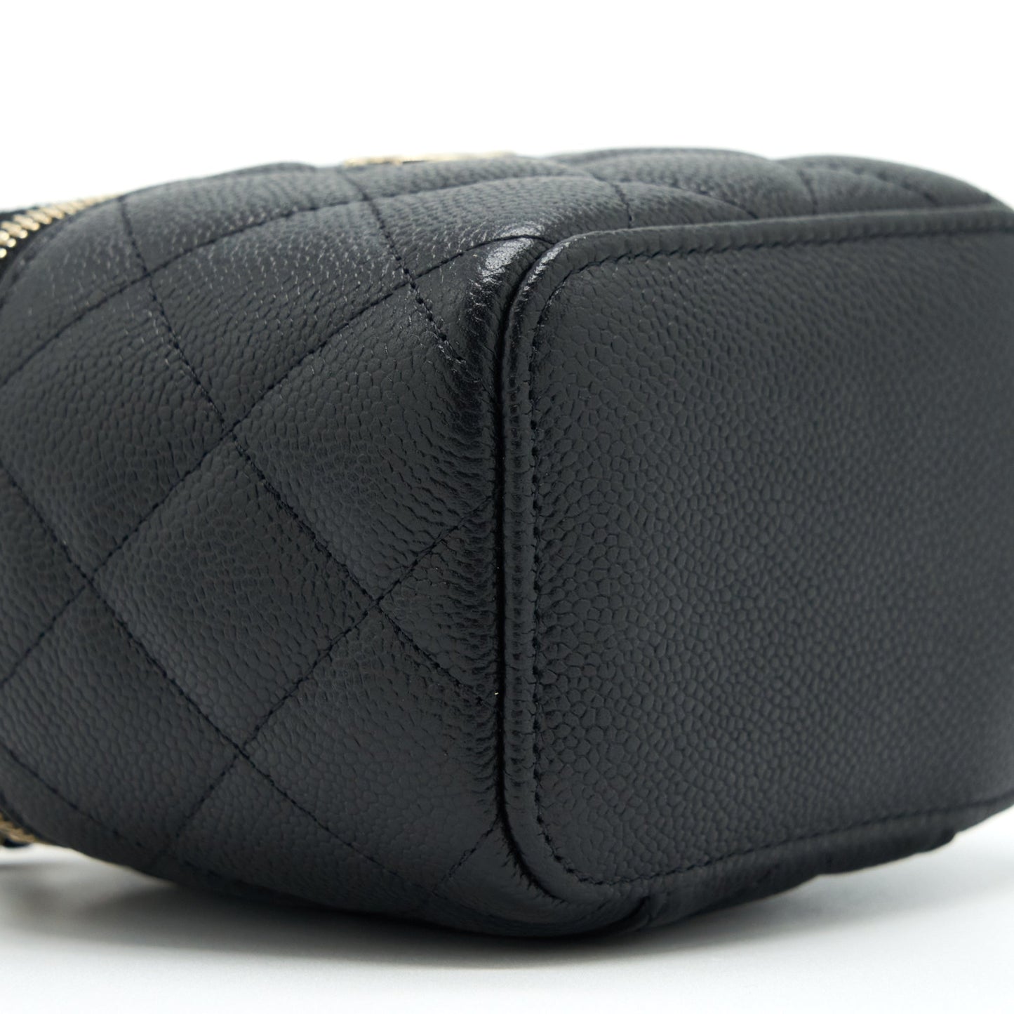 Chanel 22S Detailed Logo Mini Vanity With Chain Caviar Black L