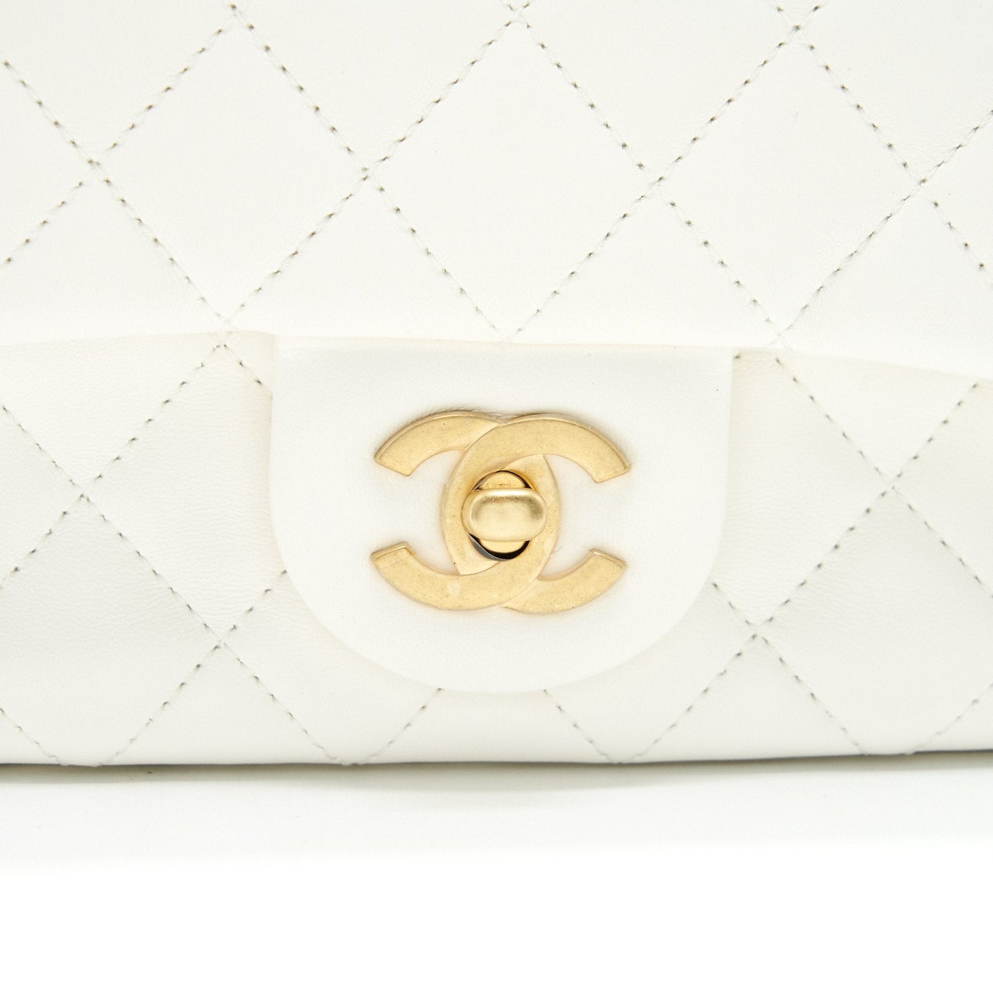 Chanel 21B pearl crush Mini Square flap Bag White
