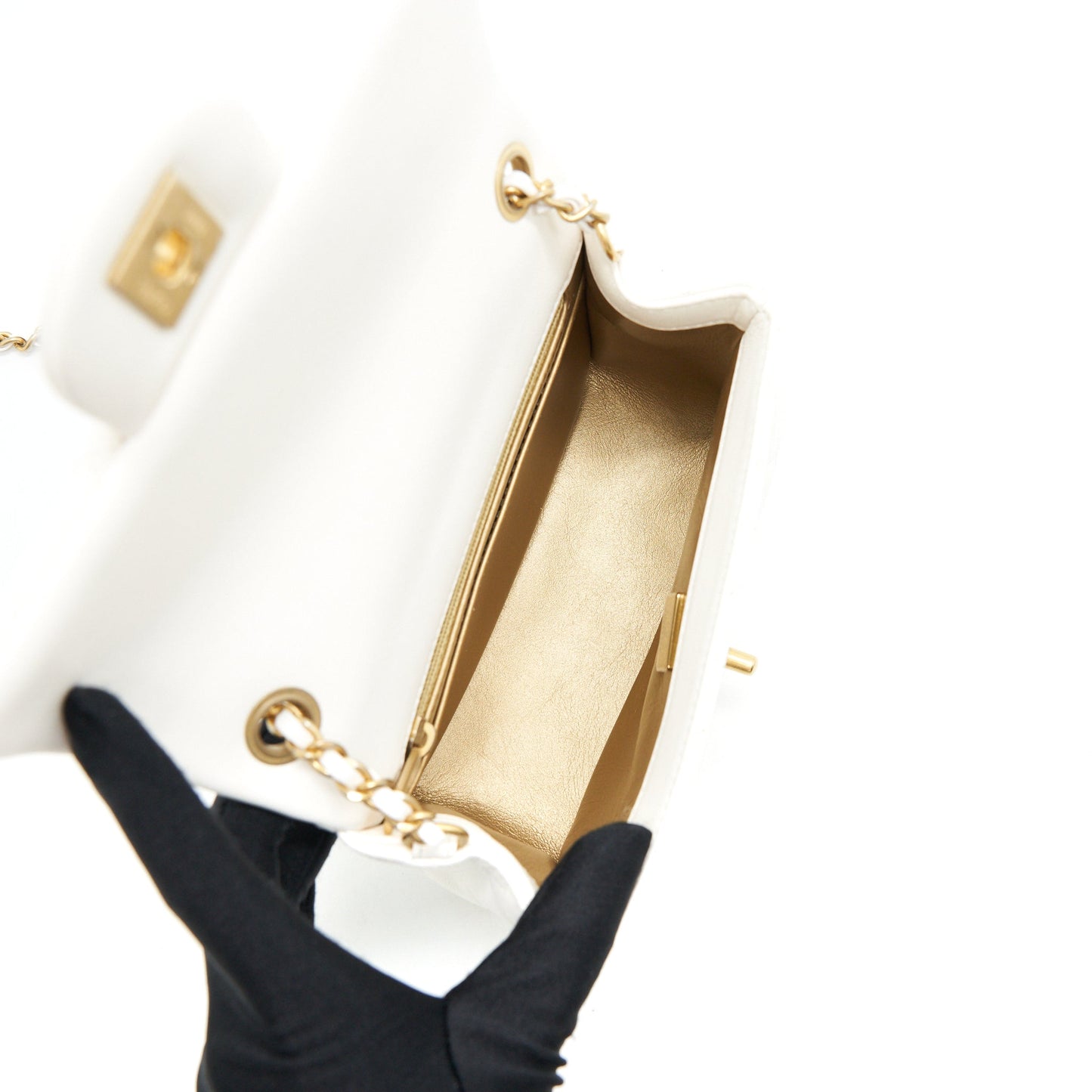 Chanel 21B Pearl Crush Square mini flap Bag White