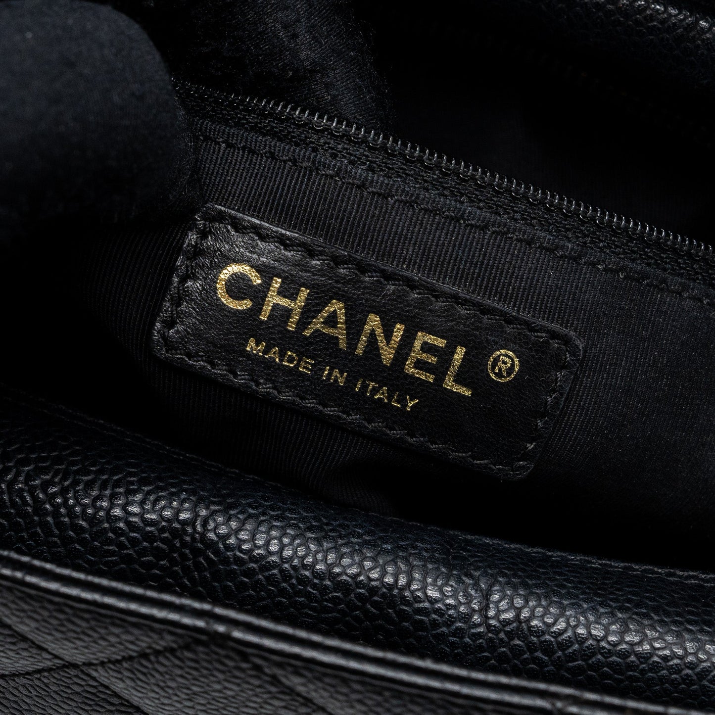 Chanel CC logo small shopping tote bag caviar black