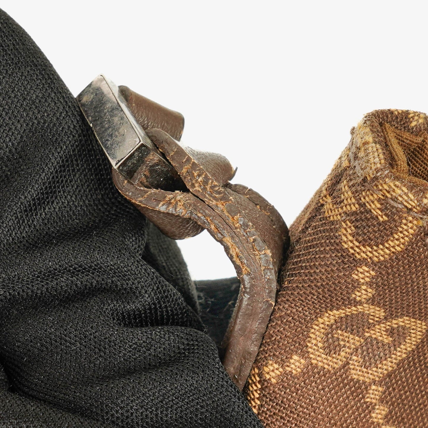 Gucci GG Canvas Pochette
