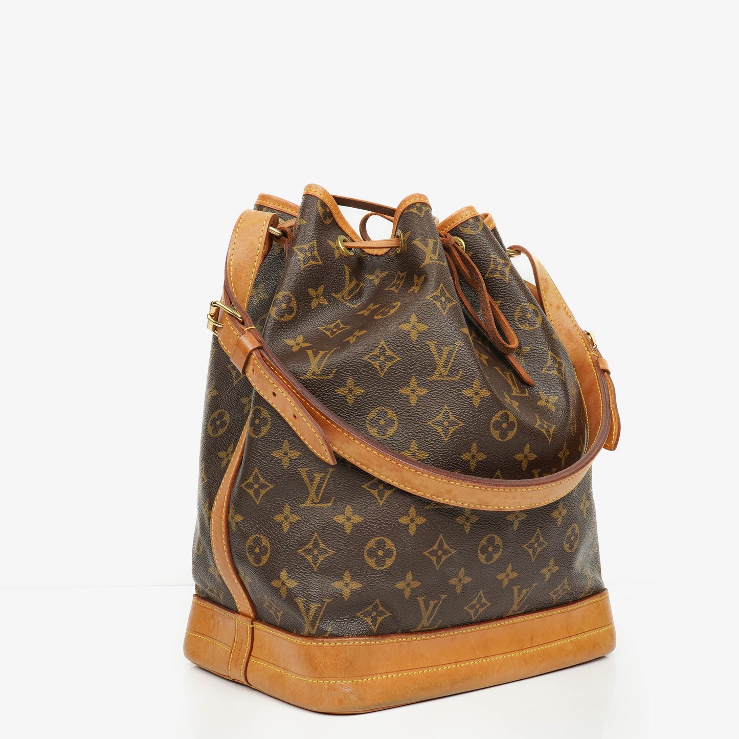 Louis Vuitton Noe GM Monogram Canvas Shoulder Bag