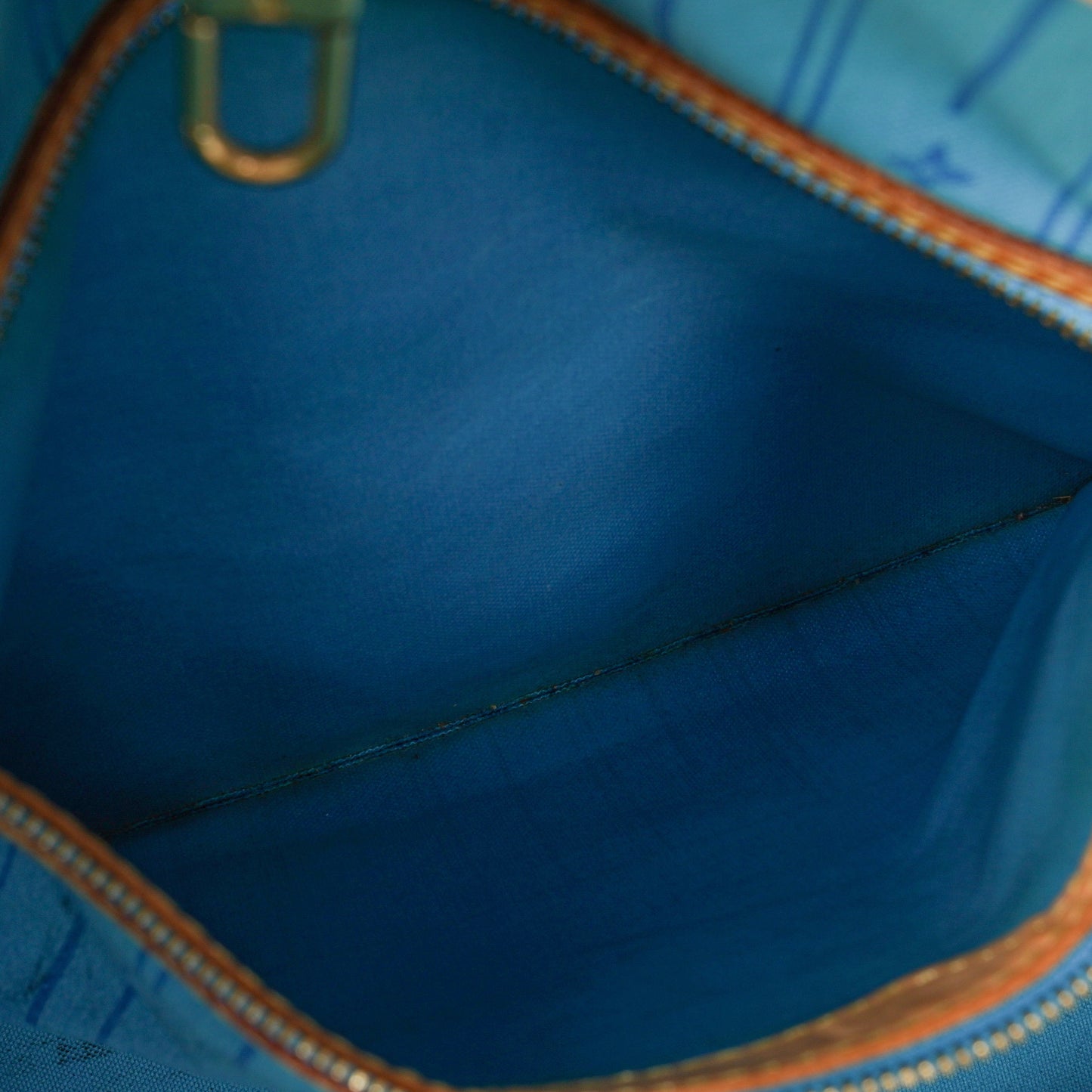 Louis Vuitton Neverfull MM Tote Bag in Monogram Canvas