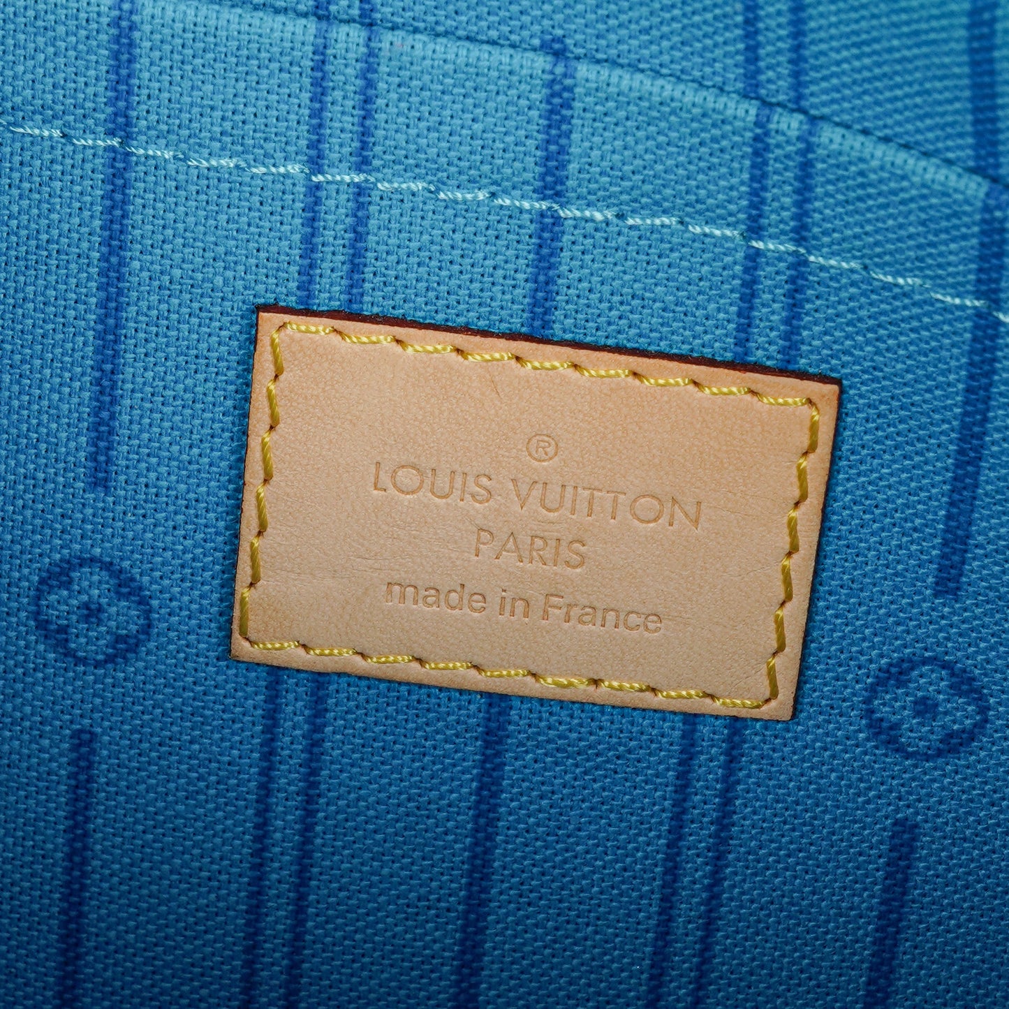 Louis Vuitton Neverfull MM Tote Bag in Monogram Canvas
