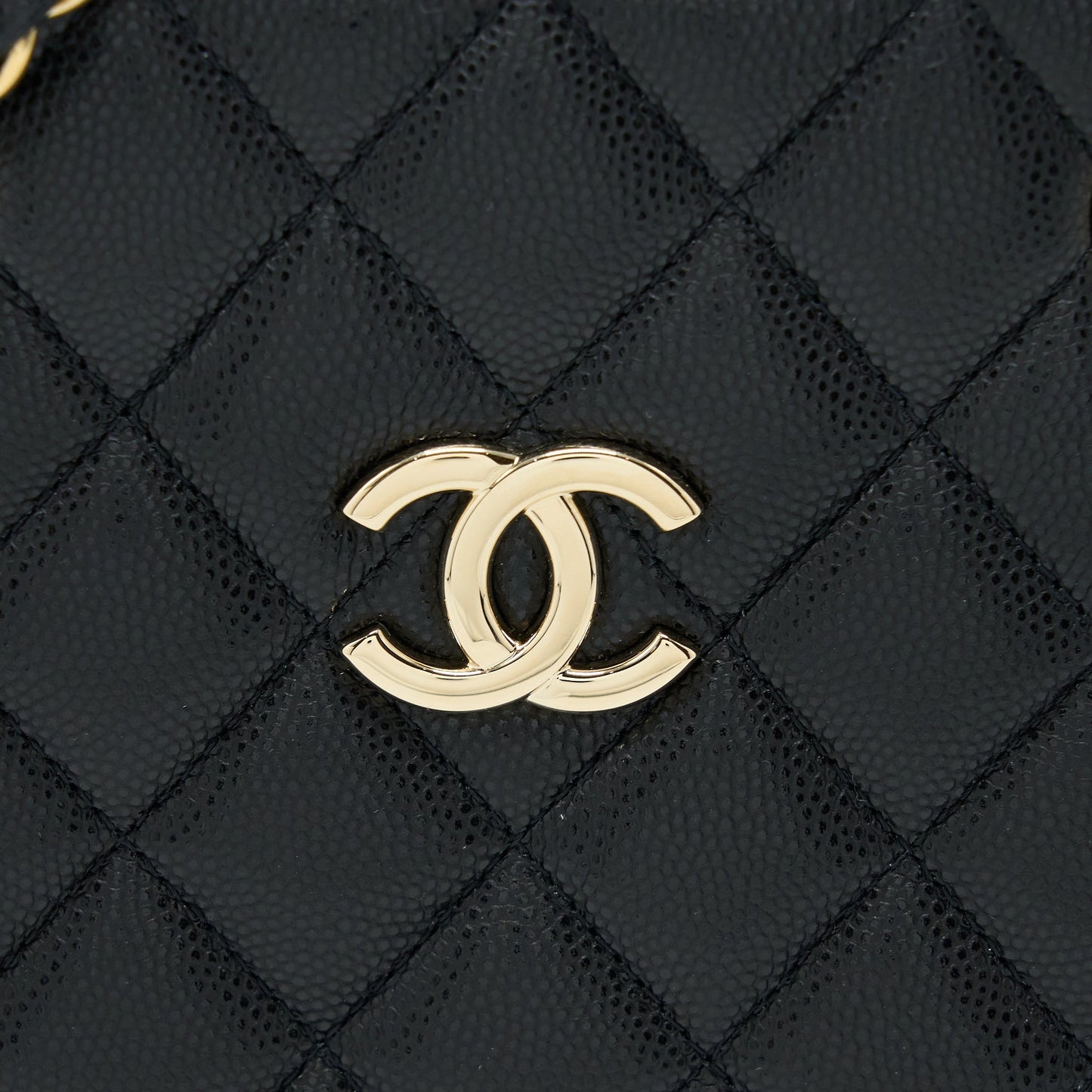 Chanel 23C Mini Bucket Bag Caviar Black L (Microchip)