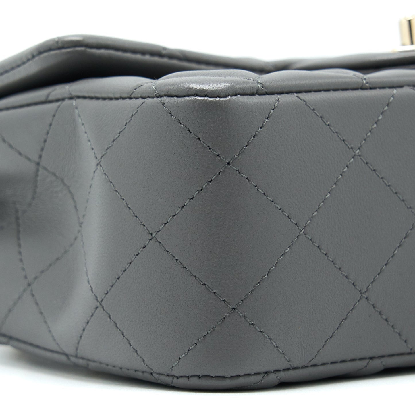 Chanel 22A Mini Rectangular Flap Bag Lambskin Grey L (Microchip).