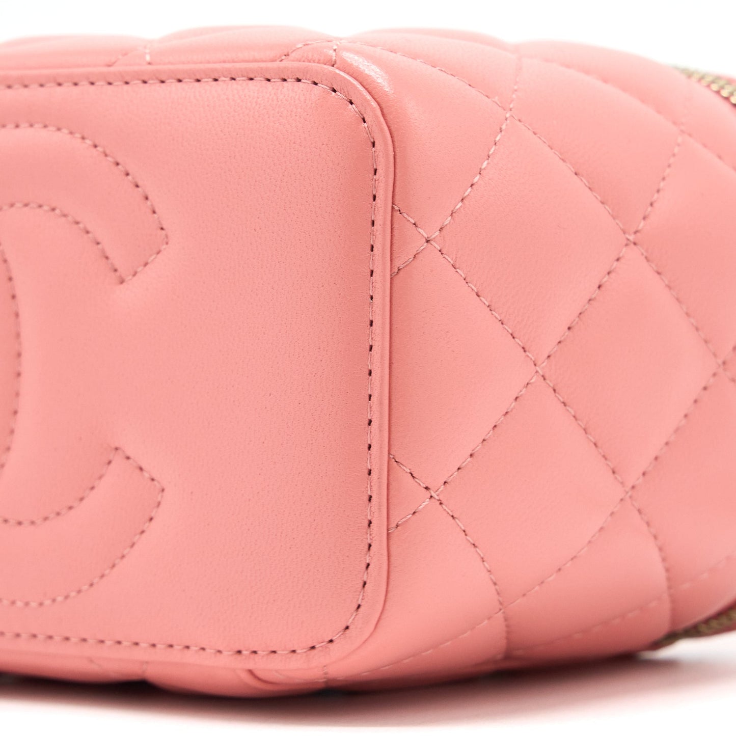 Chanel 22A Top Handle Long Vanity Case Lambskin Pink L (Microchip)