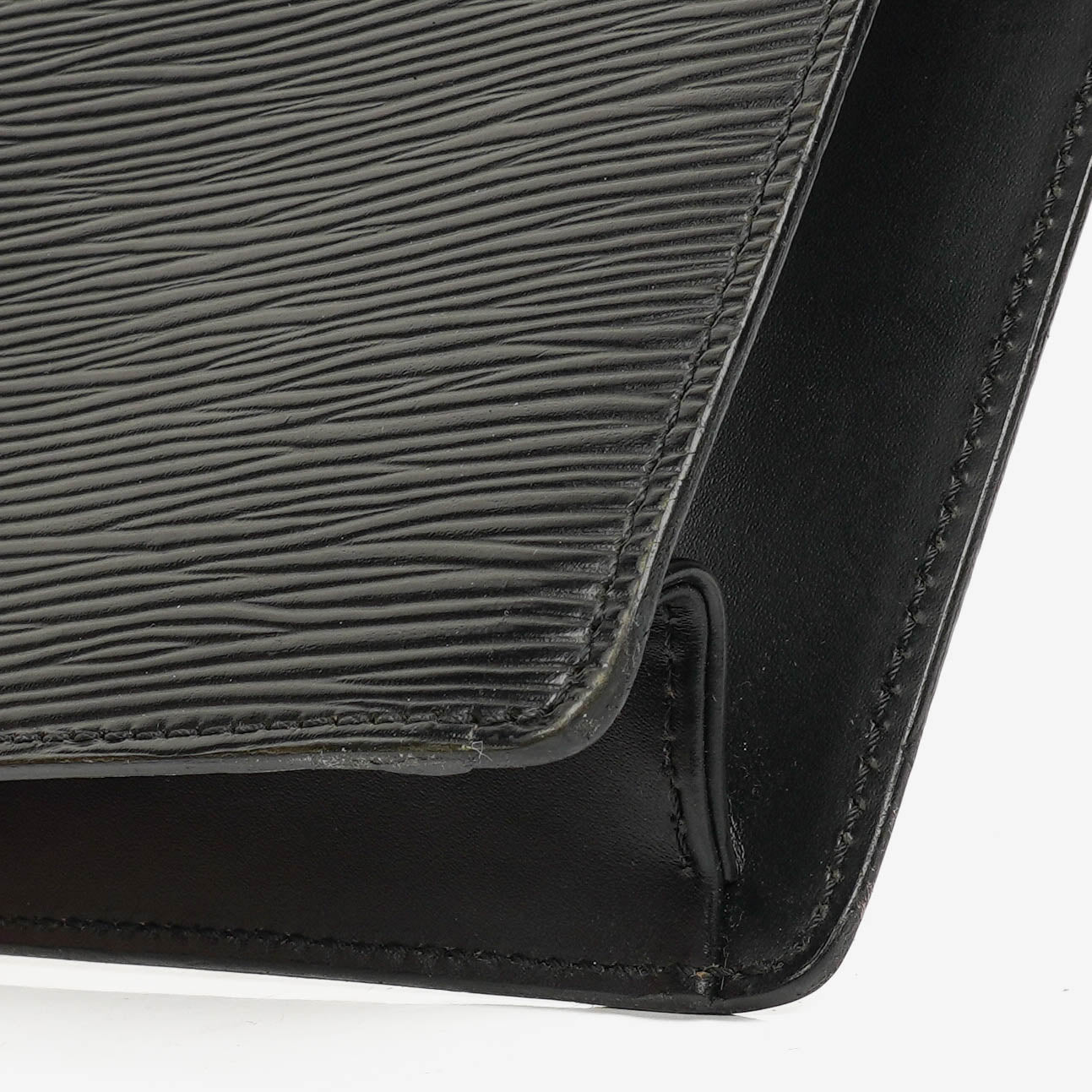 Louis Vuitton Pochette Sellier Dragonne Black EPI Leather Clutch Bag