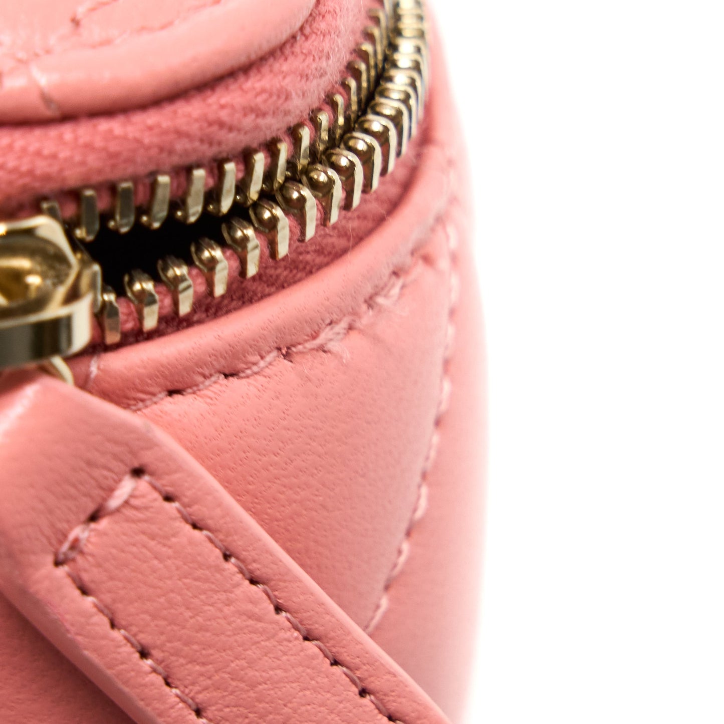 Chanel 22A Top Handle Long Vanity Case Lambskin Pink L (Microchip)