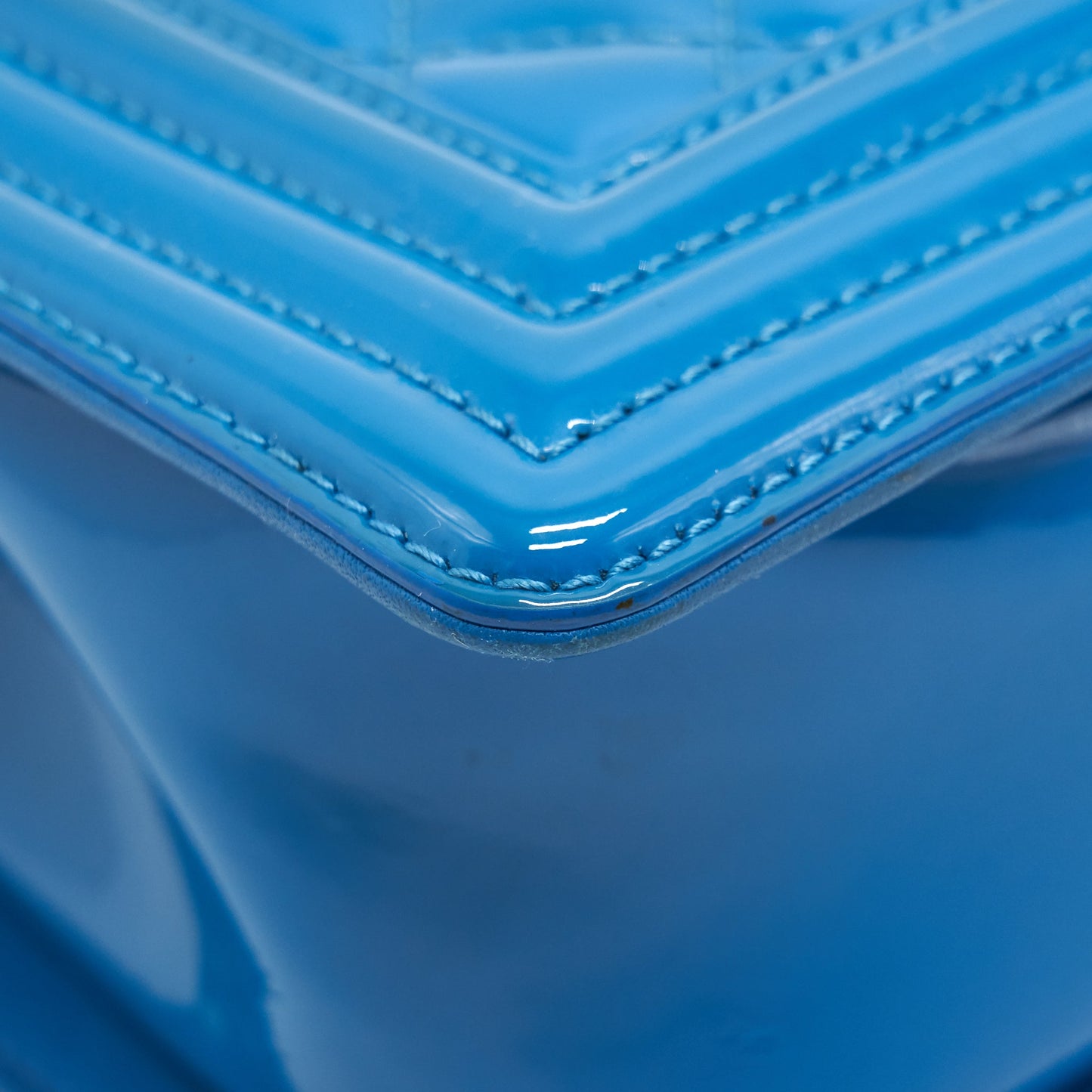 CHANEL SMALL LE BOY BAG IN PATENT LEATHER BLUE