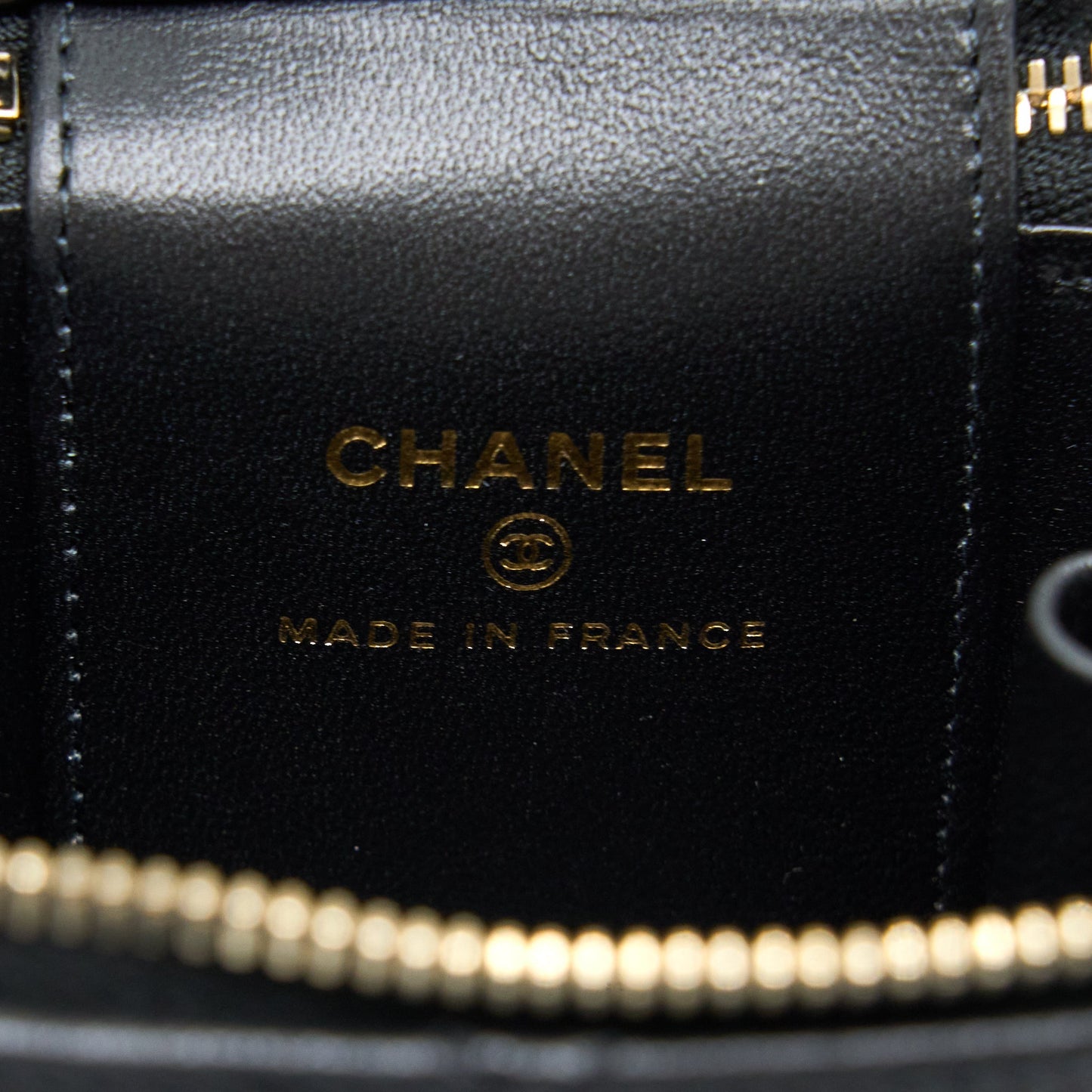 Chanel 22B Detailed Top Handle Mini Vanity With Chain Lambskin Black Brushed