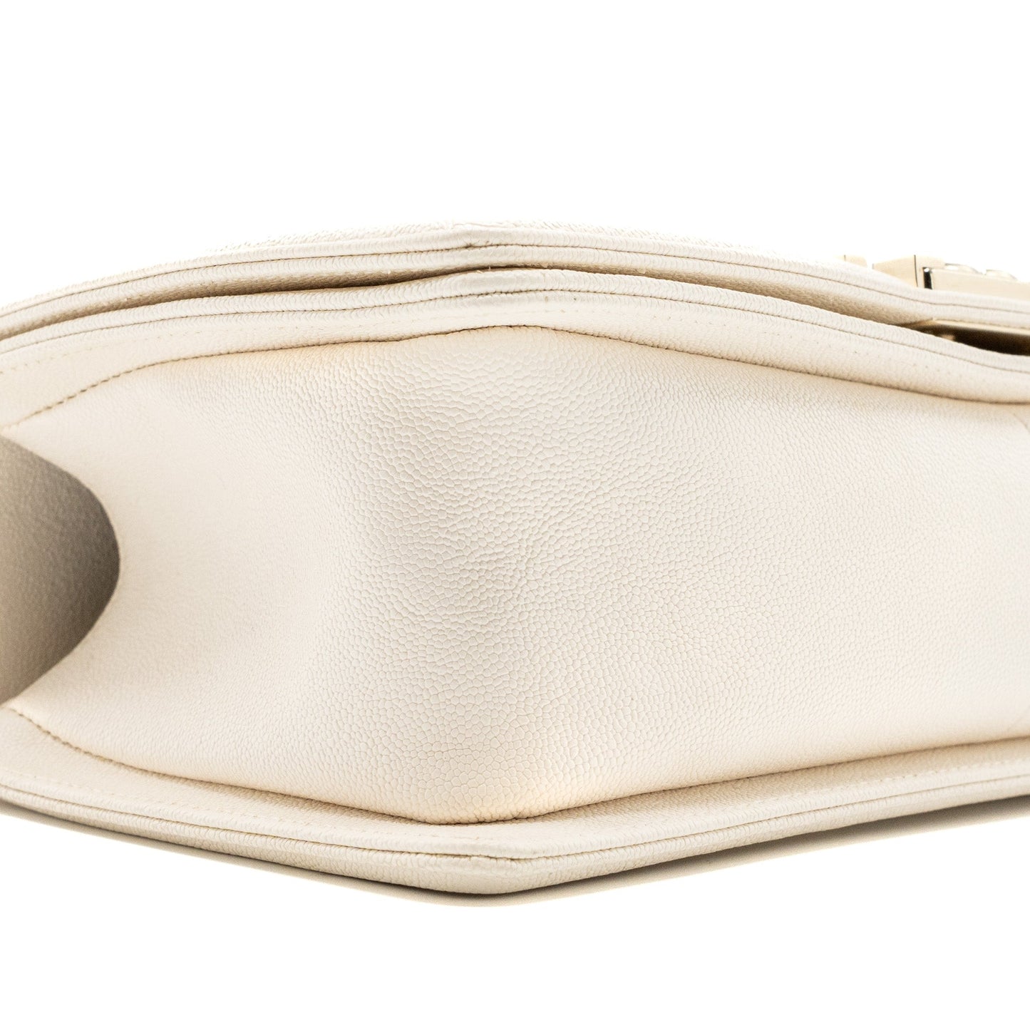 CHANEL MEDIUM LE BOY CAVIAR WHITE L