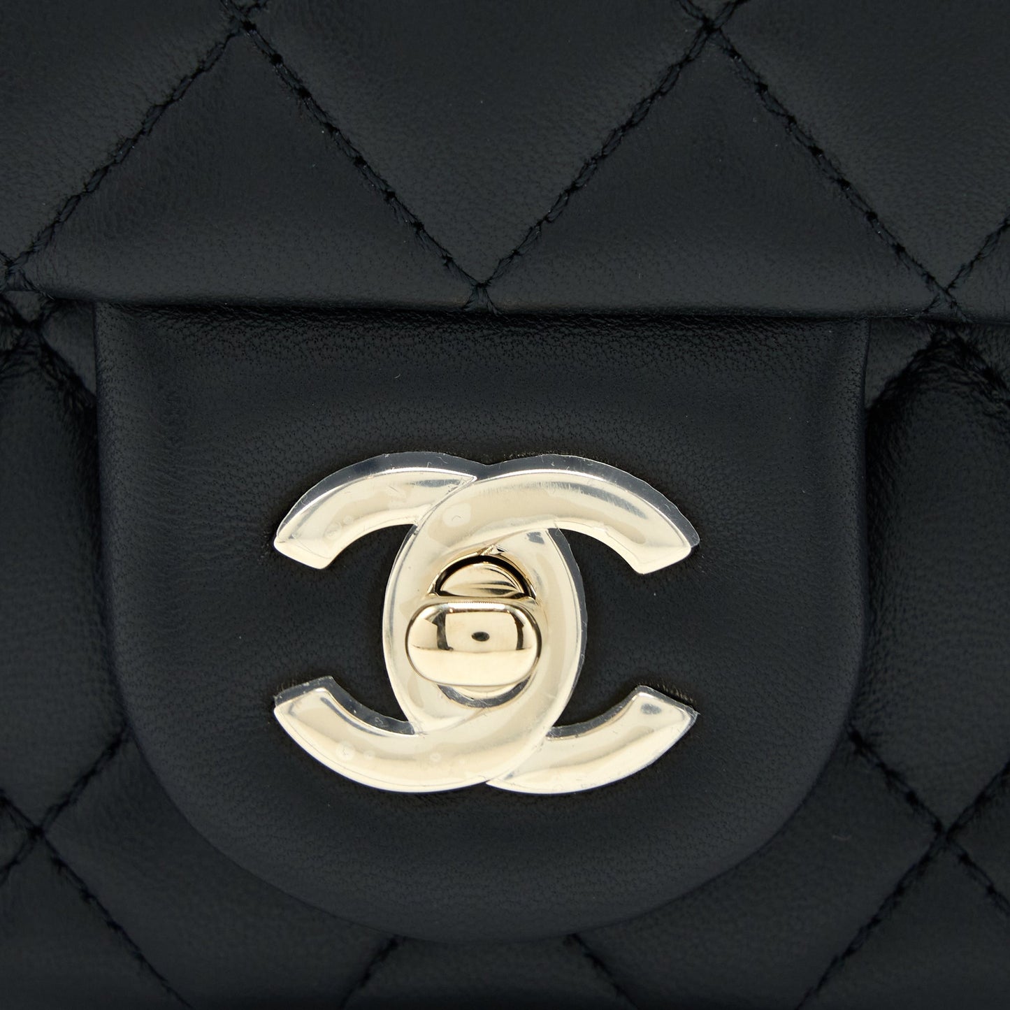 Chanel 23C Pearl Crush Mini Square Flap Bag Lambskin Black L (Microchip)