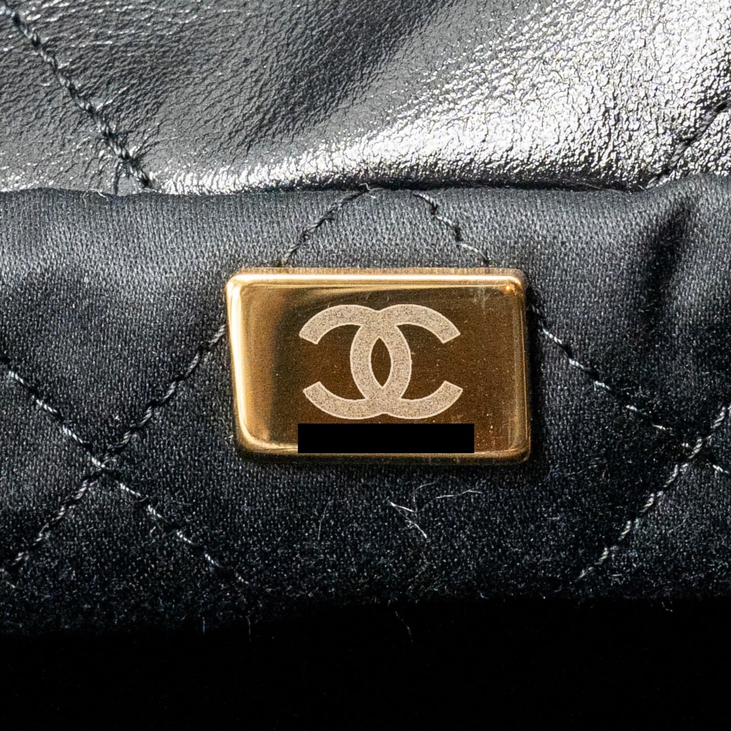 Chanel Small 22 Bag Shiny Calfskin Black (microchip)