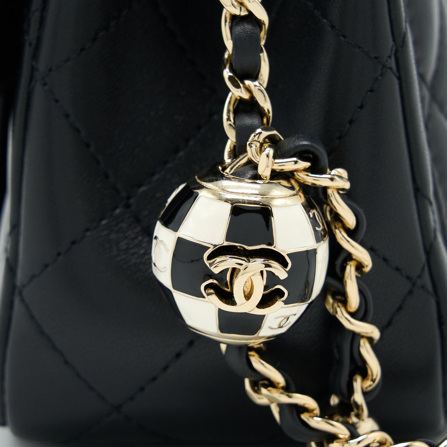 Chanel 23C Pearl Crush Mini Square Flap Bag Lambskin Black L (Microchip)