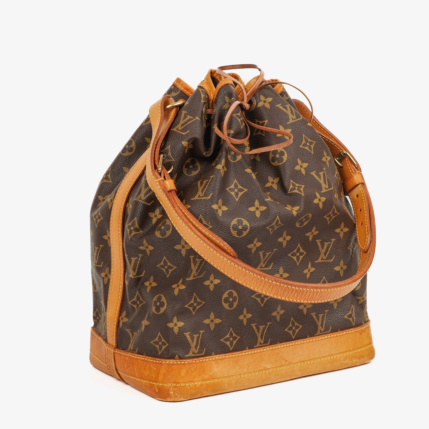 Louis Vuitton Noe Grande GM Monogram Canvas Shoulder Bag