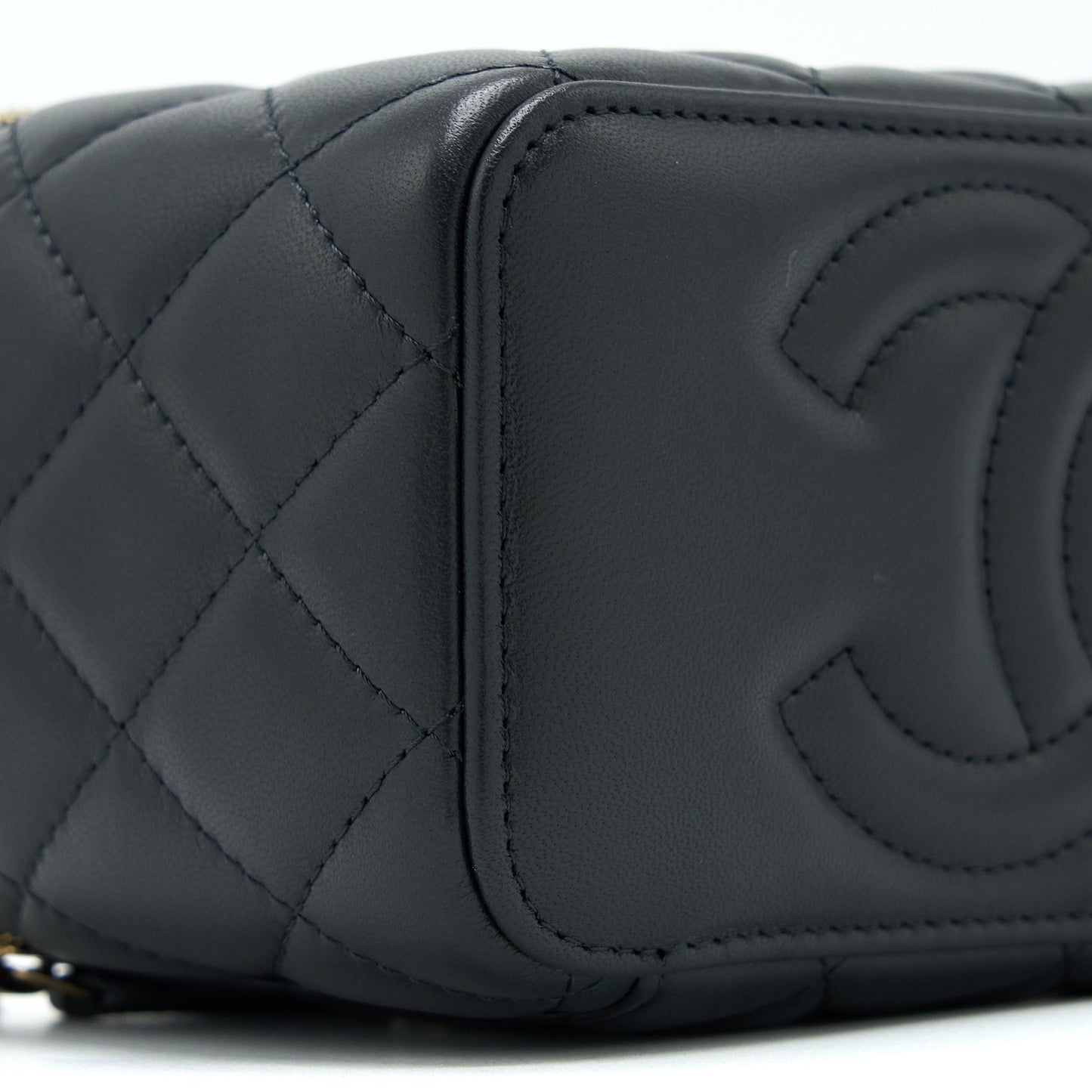 Chanel 22B Pearl Crush Long Vanity with Chain Lambskin Black  (Microchip)