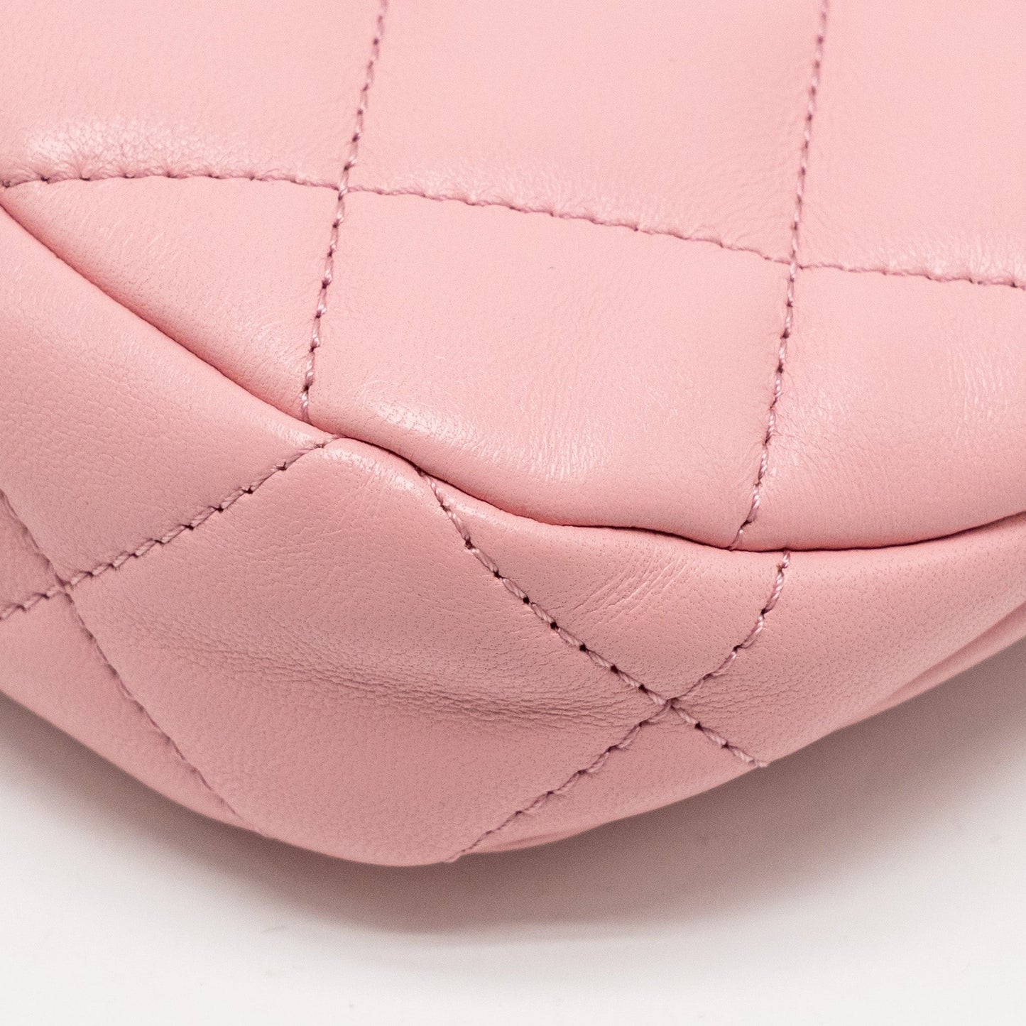 Chanel 22k Hobo Shoulder Bag with Logo Chain Lambskin Pink  (microchip)