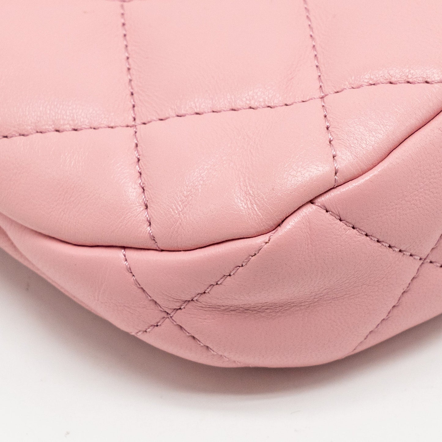 Chanel 22k Hobo Shoulder Bag with Logo Chain Lambskin Pink  (microchip)