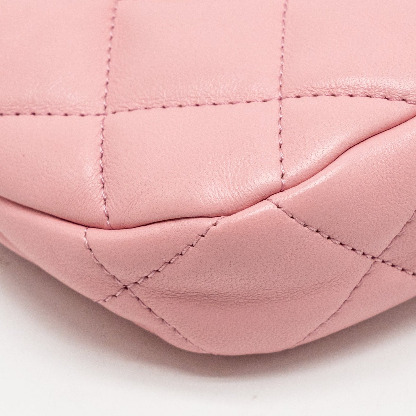 Chanel 22k Hobo Shoulder Bag with Logo Chain Lambskin Pink  (microchip)