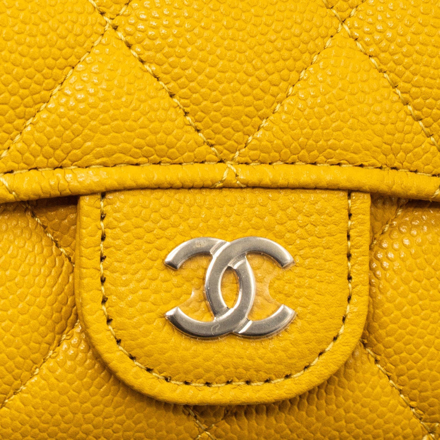 Chanel 22A Classic Flap Card Holder caviar yellow (Microchip)