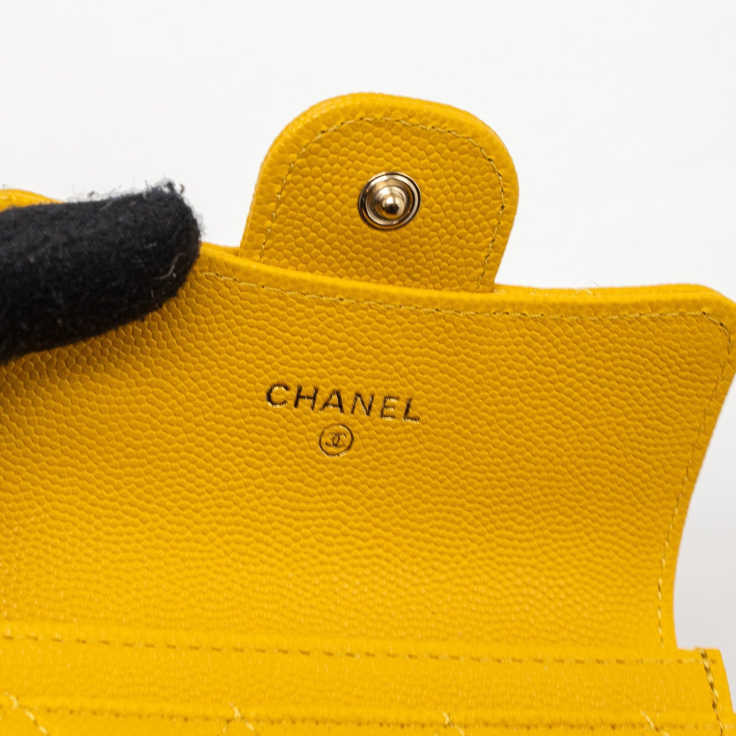 Chanel 22A Classic Flap Card Holder caviar yellow (Microchip)