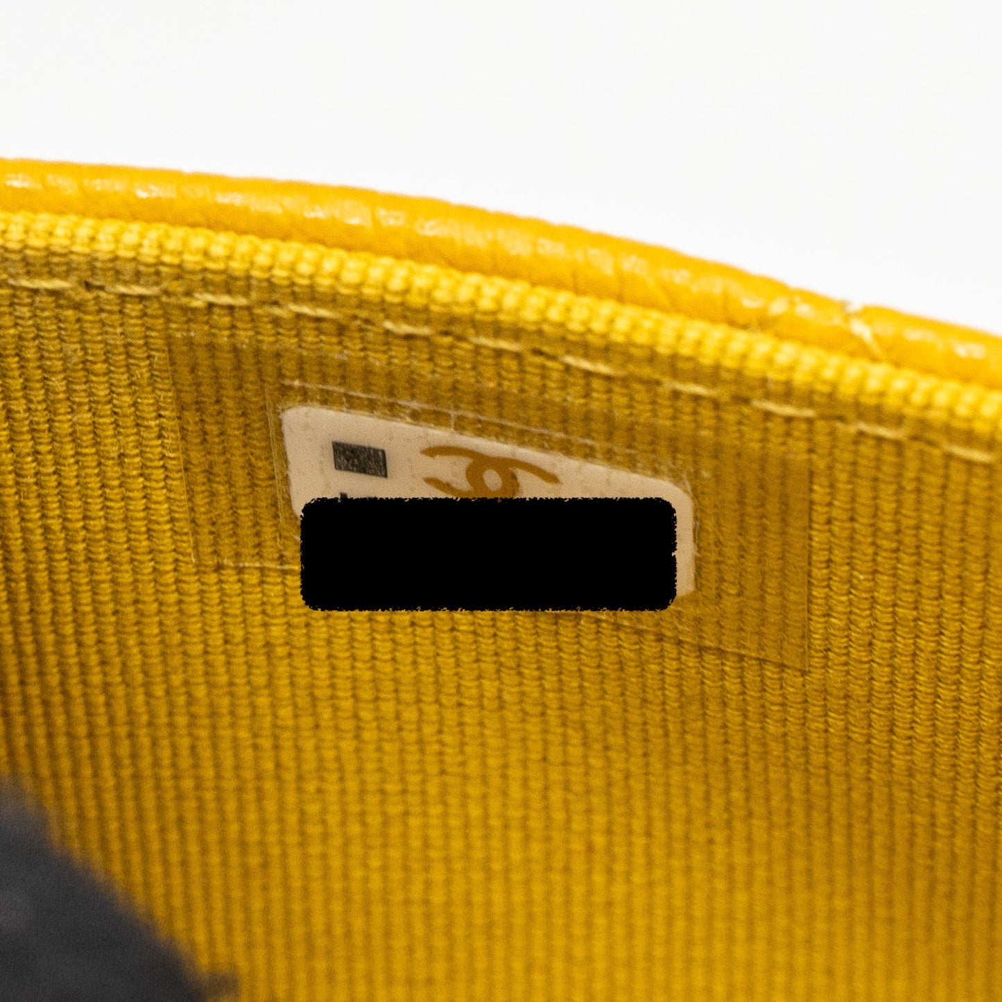 Chanel 22A Classic Flap Card Holder caviar yellow (Microchip)