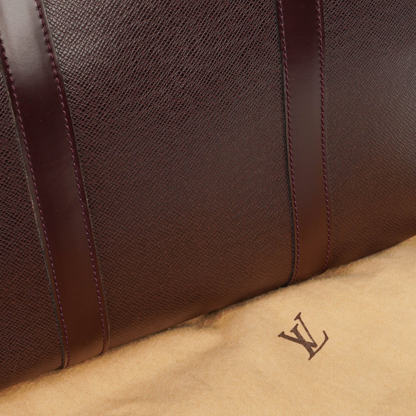 Louis Vuitton Kendall Burgundy Taiga Leather Bag
