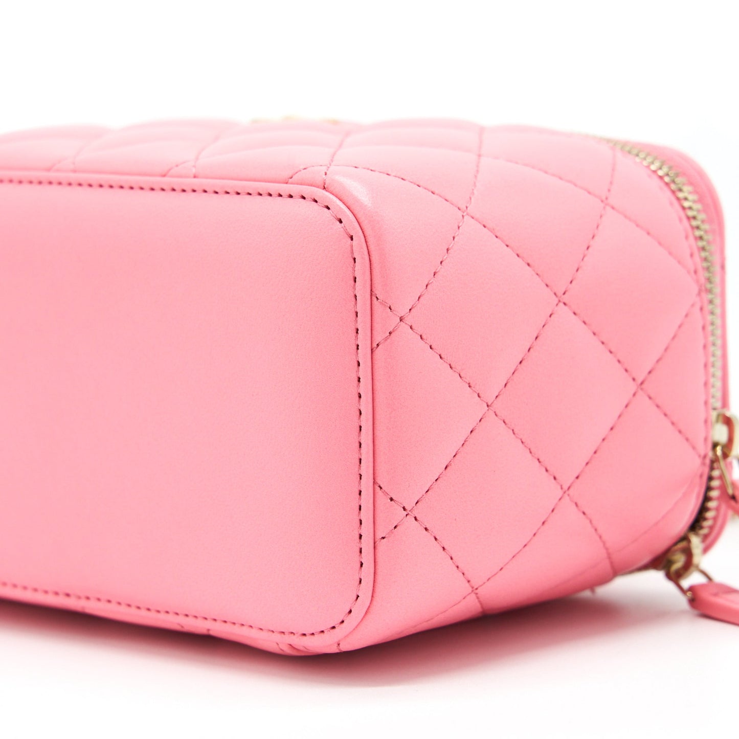 Chanel 22S Pearl Crush Long Vanity With Chain Lambskin Pink