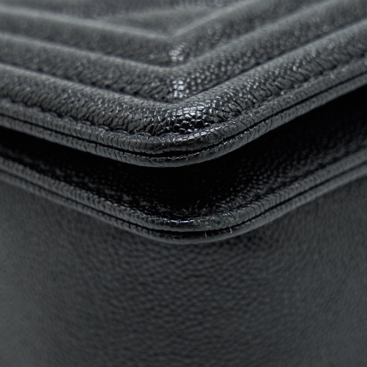 Chanel Medium Boy Chevron Caviar Black L
