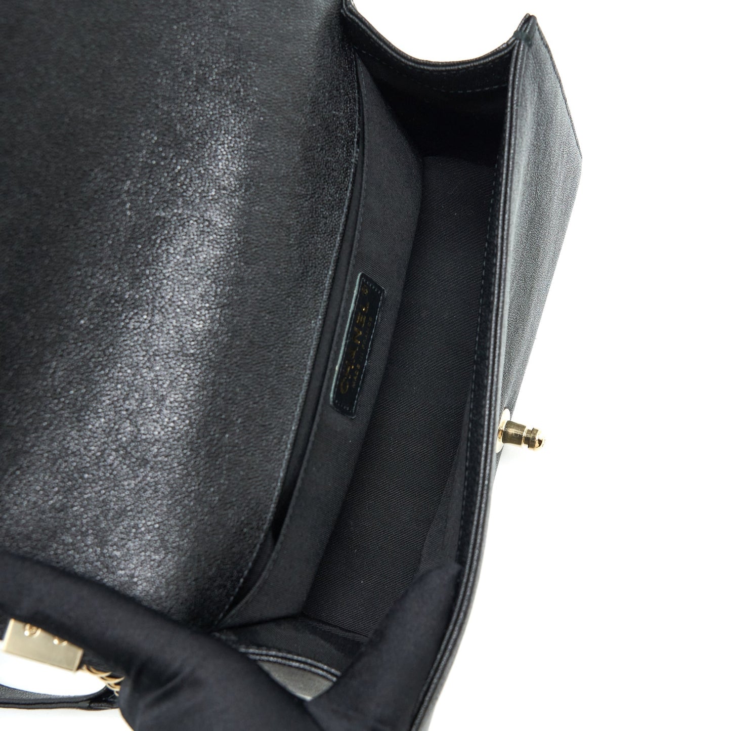 Chanel Medium Boy Chevron Caviar Black L