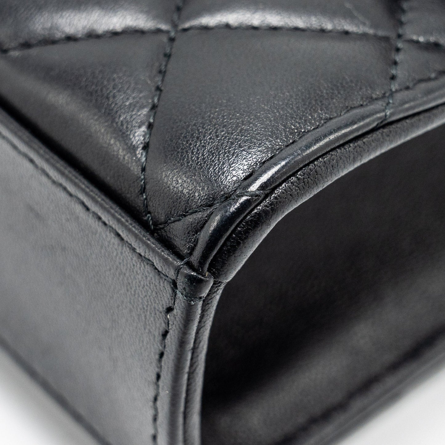 Chanel 22B Top Handle Mini Flap Clutch Lambskin black  (Microchip)