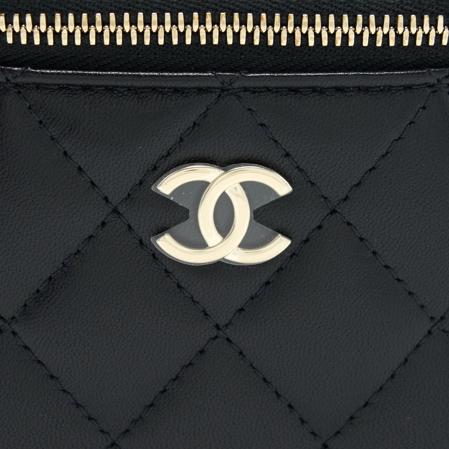 Chanel 22P Top Handle Mini Vanity With Chain And Mirror Lambskin Black L