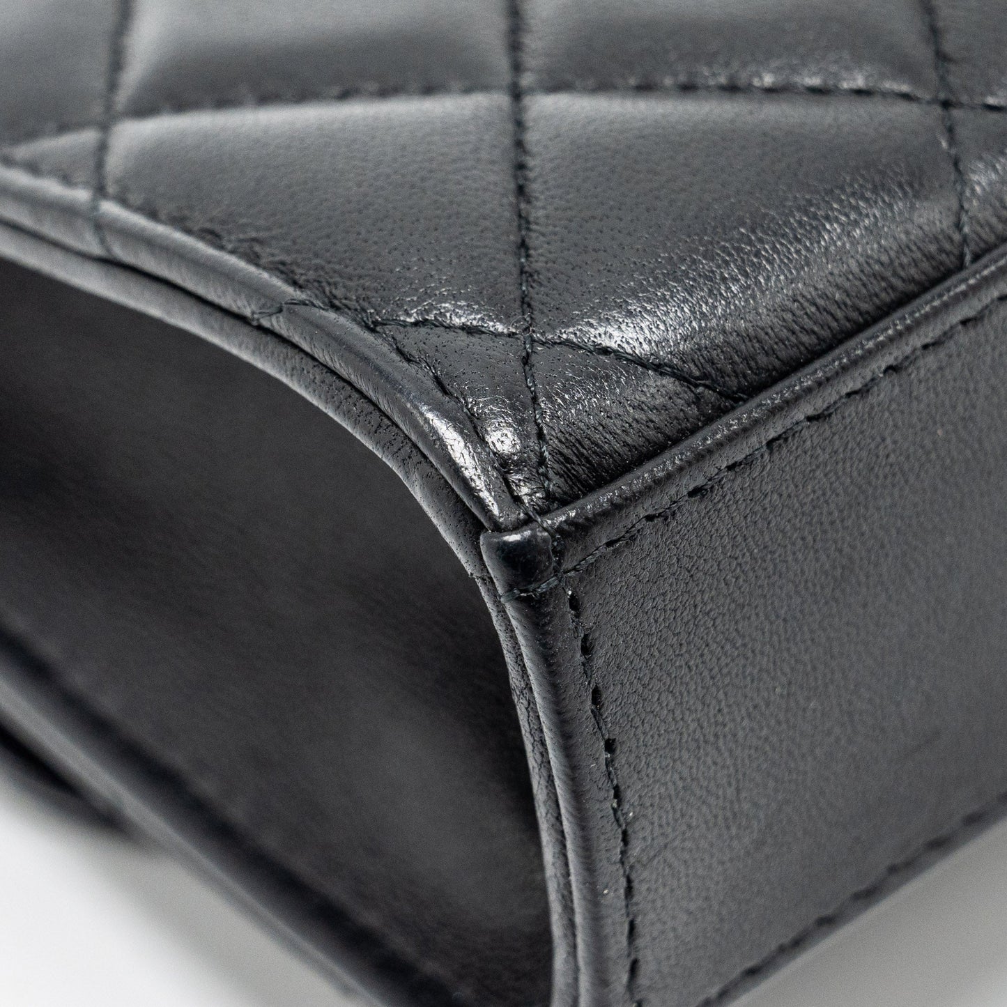 Chanel 22B Top Handle Mini Flap Clutch Lambskin black  (Microchip)