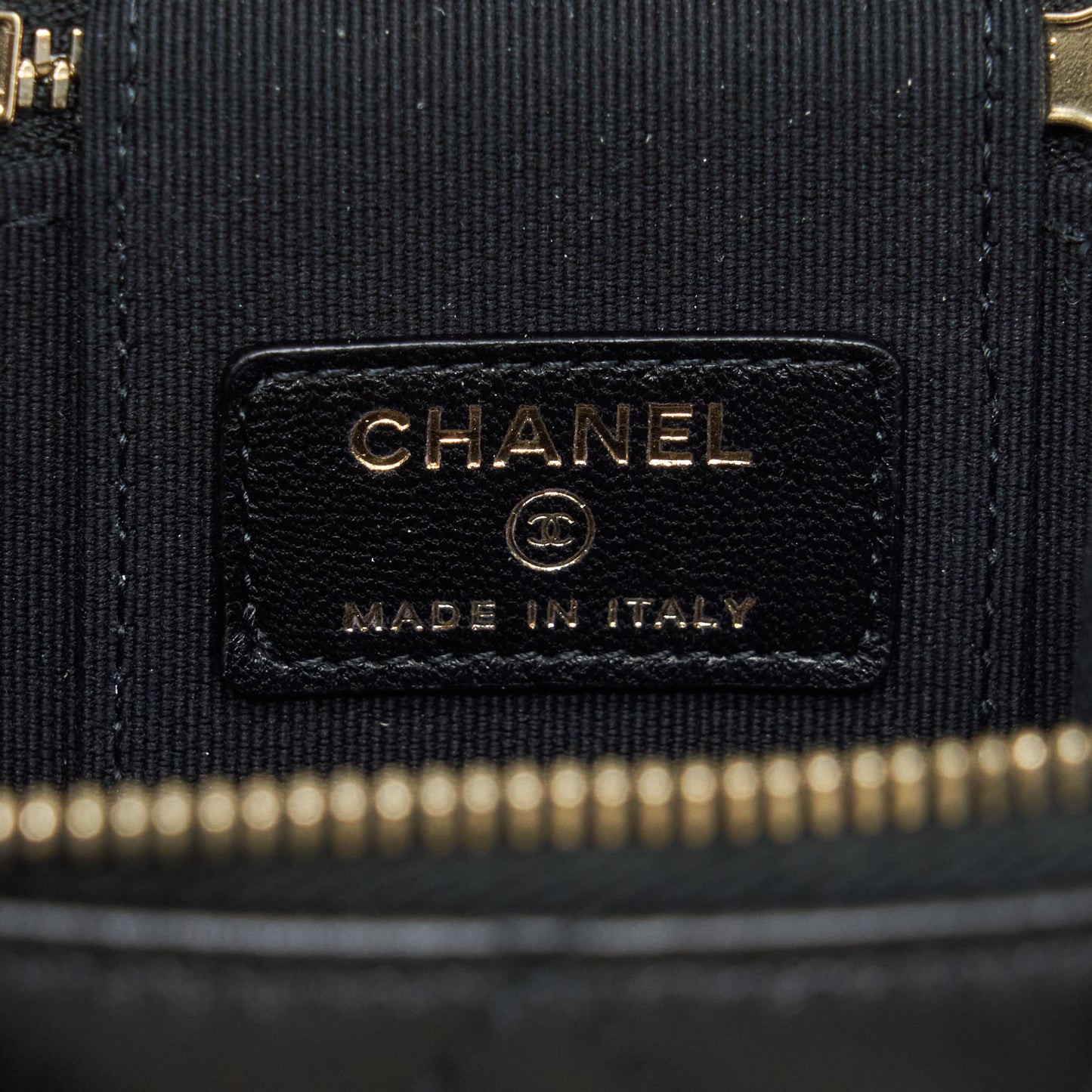 Chanel 22P Top Handle Mini Vanity With Chain And Mirror Lambskin Black L