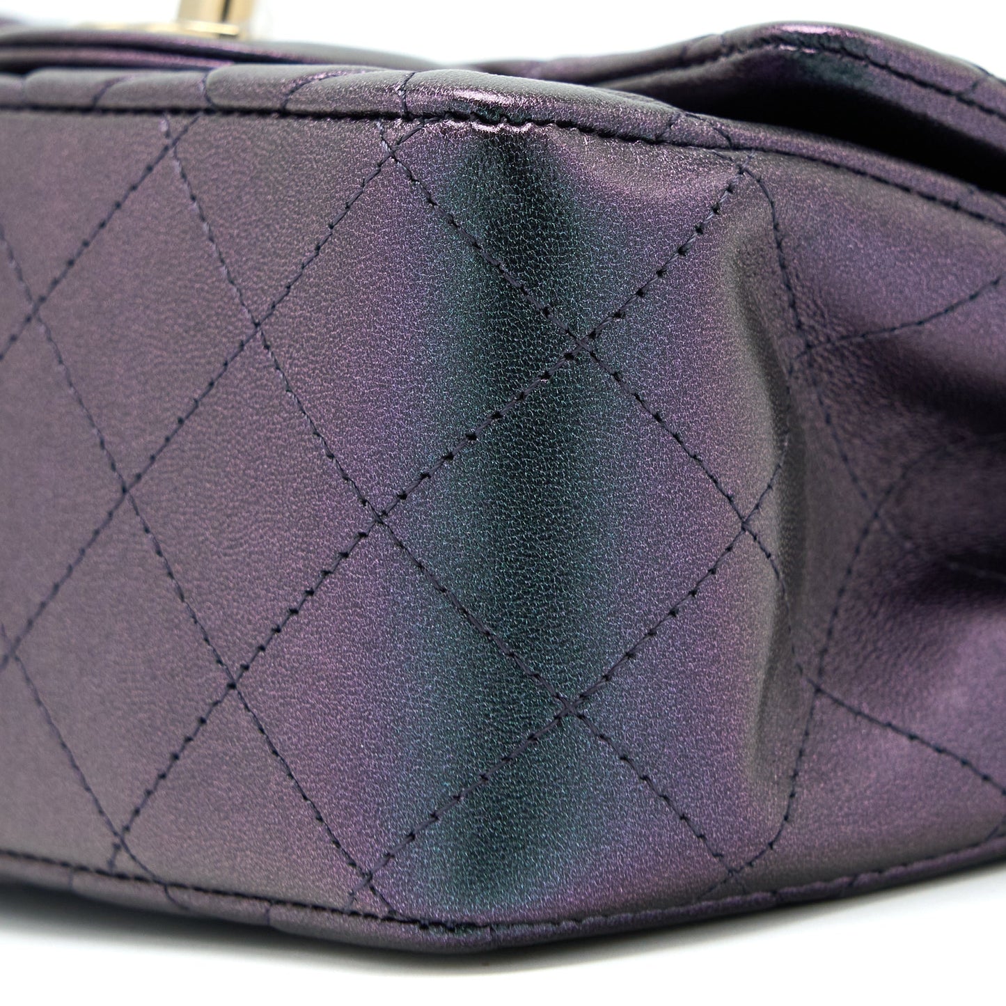 Chanel 22B Mini Square Pearly Lambskin Black L (Microchip)